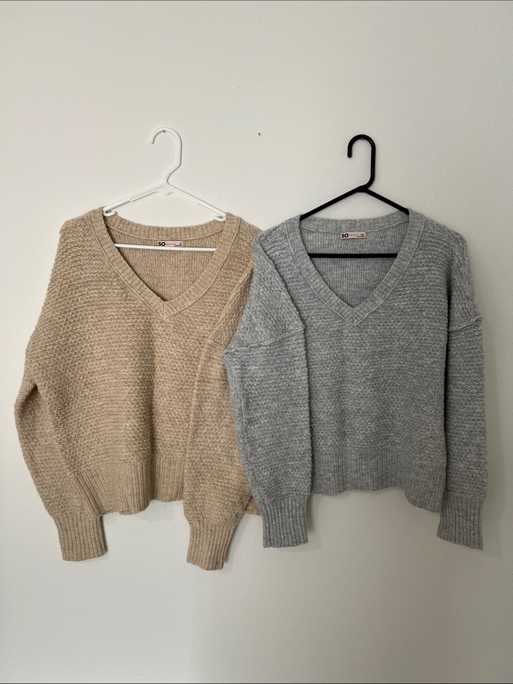 SO V-Neck Chunky Knit Sweater Duo in Beige and Gray